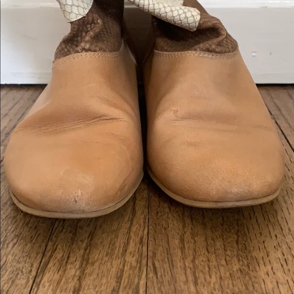 Italian Leather Booties - size 39 (fit like a 38) - Picture 3 of 5